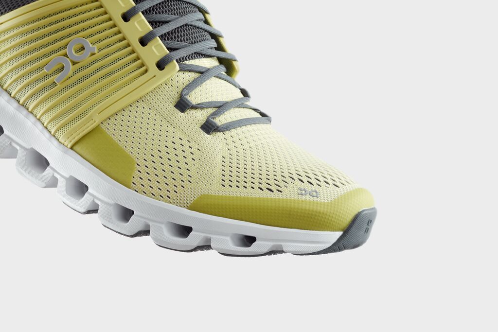 ON Cloudswift skrie&scaron;anas apavi